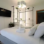 Emerald - Prestigious 5 Minutes By Car From Old Town Apartman Bologna