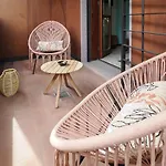 Emerald - Prestigious 5 Minutes By Car From Old Town Apartman *
