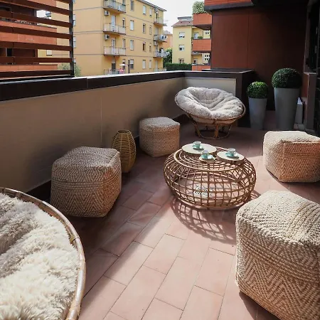 Emerald - Prestigious 5 Minutes By Car From Old Town *