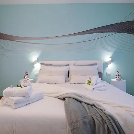 Emerald - Prestigious 5 Minutes By Car From Old Town *