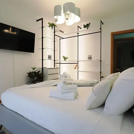 Emerald - Prestigious 5 Minutes By Car From Old Town Apartment Bologna