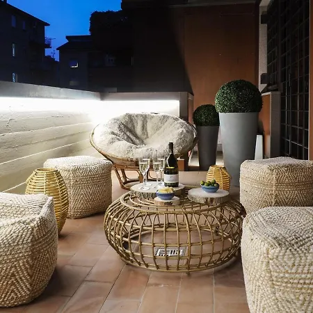 Emerald - Prestigious 5 Minutes By Car From Old Town Bologna