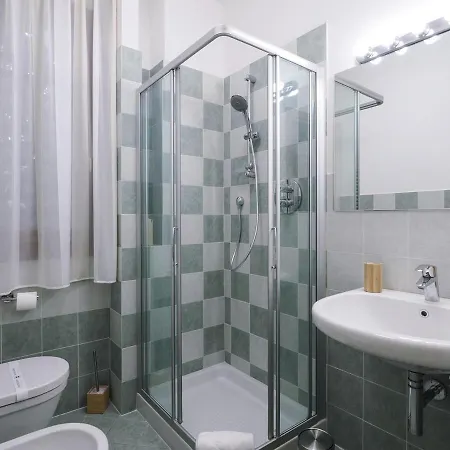 Emerald - Prestigious 5 Minutes By Car From Old Town Apartment *