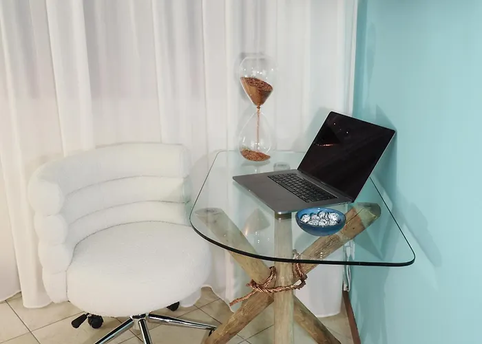 Emerald - Prestigious 5 Minutes By Car From Old Town