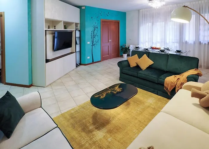 Emerald - Prestigious 5 Minutes By Car From Old Town