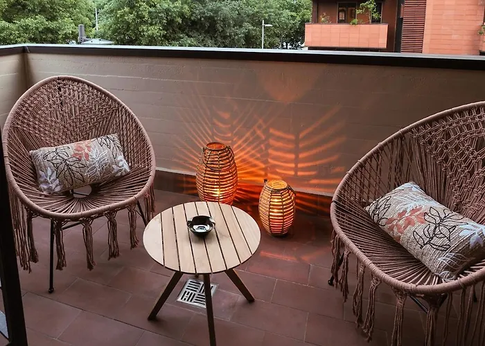 شقة Emerald - Prestigious 5 Minutes By Car From Old Town بولونيا