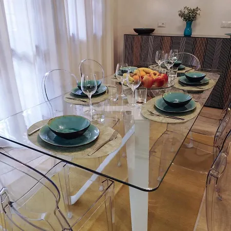 Emerald - Prestigious 5 Minutes By Car From Old Town Dom wakacyjny Bolonia