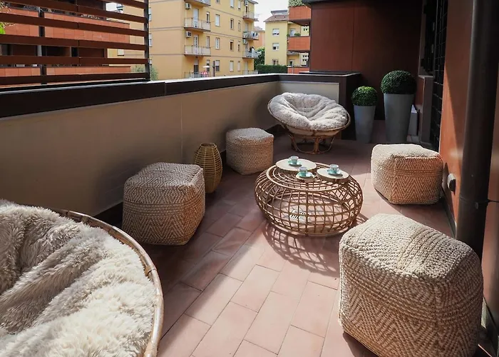 Emerald - Prestigious 5 Minutes By Car From Old Town *