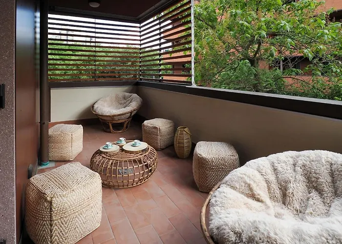 Emerald - Prestigious 5 Minutes By Car From Old Town דירה בולוניה