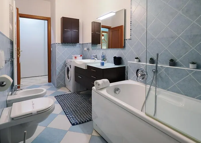 דירה Emerald - Prestigious 5 Minutes By Car From Old Town בולוניה