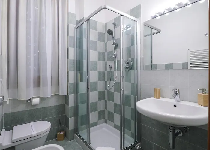 Emerald - Prestigious 5 Minutes By Car From Old Town דירה *