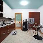 Emerald - Prestigious 5 Minutes By Car From Old Town *